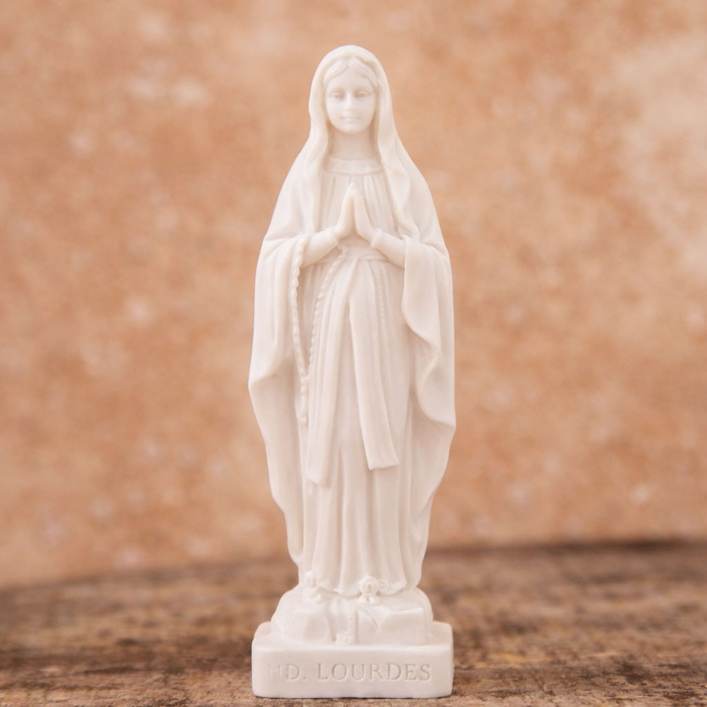 Maria aus Lourdes - Symbol für Heilung und göttliches Licht