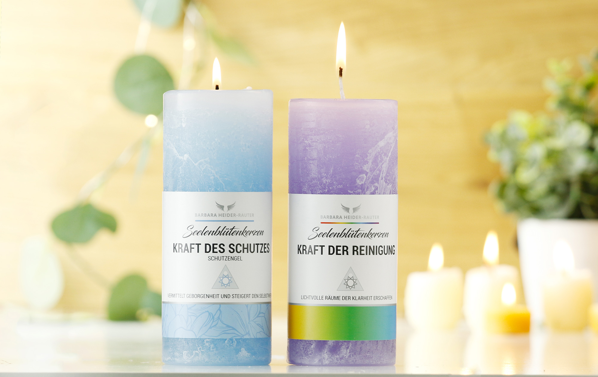 Zwei brennende Seelenblütekerzen, Schutz und Reinigung